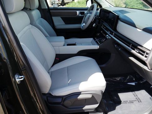 Used 2025 Hyundai Santa Fe SEL AWD/4WD image 55