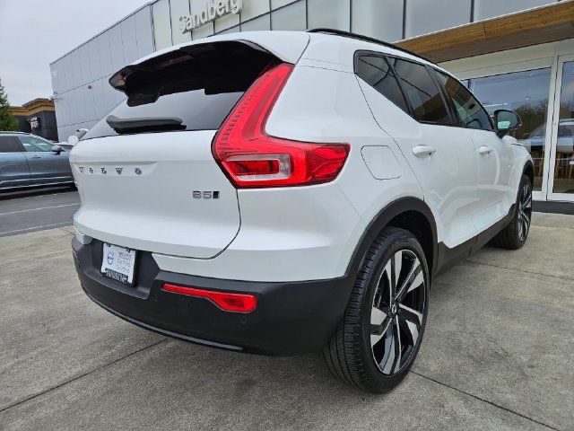 Used 2024 Volvo XC40 B5 Ultimate w/ Protection Package Premier AWD/4WD image 5