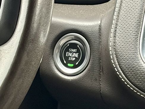 Used 2022 GMC Yukon XL SLT w/ Max Trailering Package image 21