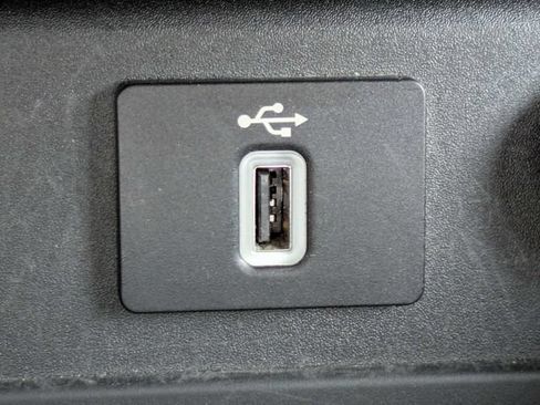 Certified 2017 Ford Fusion SE w/ Fusion SE Technology Package FWD image 20