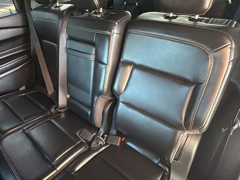 Certified 2021 Ford Explorer XLT w/ Equipment Group 202A RWD image 23