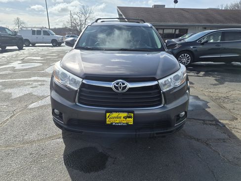 Used 2014 Toyota Highlander XLE image 3