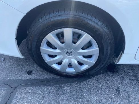 Used 2012 Toyota Corolla L FWD image 19