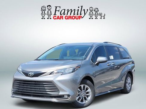 New 2026 Toyota Sienna XLE image 1