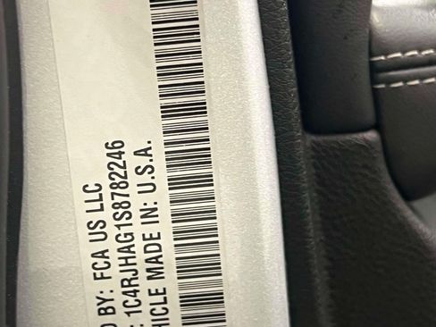 Used 2025 Jeep Grand Cherokee Laredo X w/ Luxury Tech Group I AWD/4WD image 23