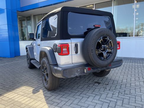 Used 2023 Jeep Wrangler Sport S image 3