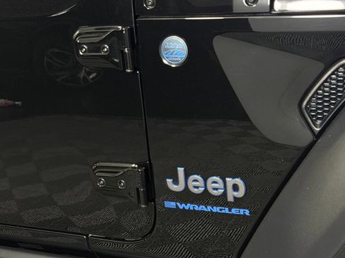Used 2025 Jeep Wrangler Unlimited Sport S 4xe AWD/4WD image 13