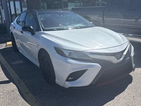 Used 2020 Toyota Camry XSE w/ Navigation Package FWD image 3