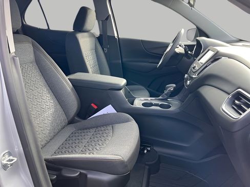 Used 2022 Chevrolet Equinox LT w/ LPO, Floor Liner Package image 37