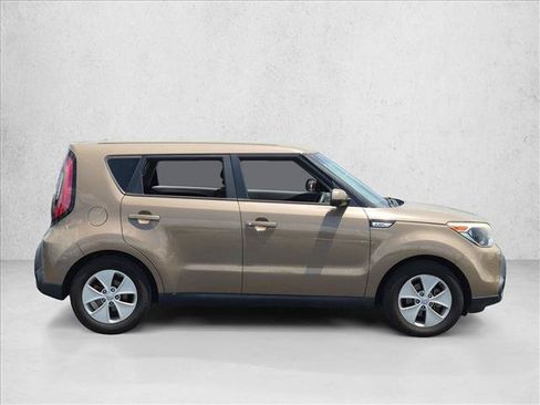 Used 2016 Kia Soul FWD image 4