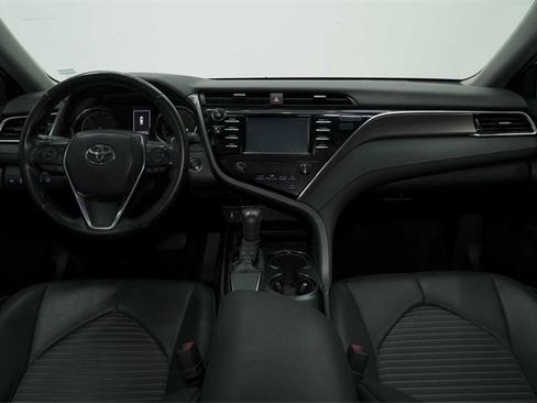 Used 2019 Toyota Camry SE image 17