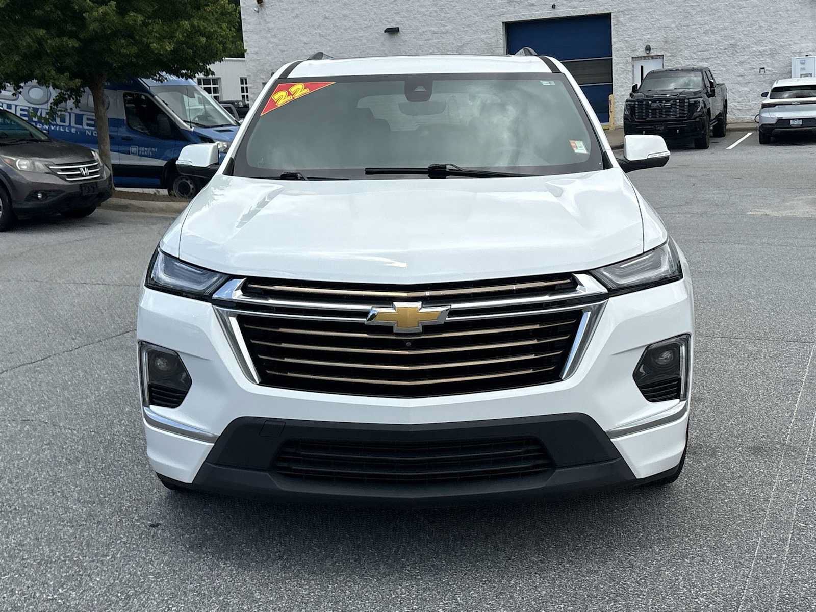 Used 2022 Chevrolet Traverse High Country FWD image 3