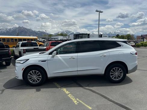 Used 2024 Buick Enclave Premium AWD/4WD image 6