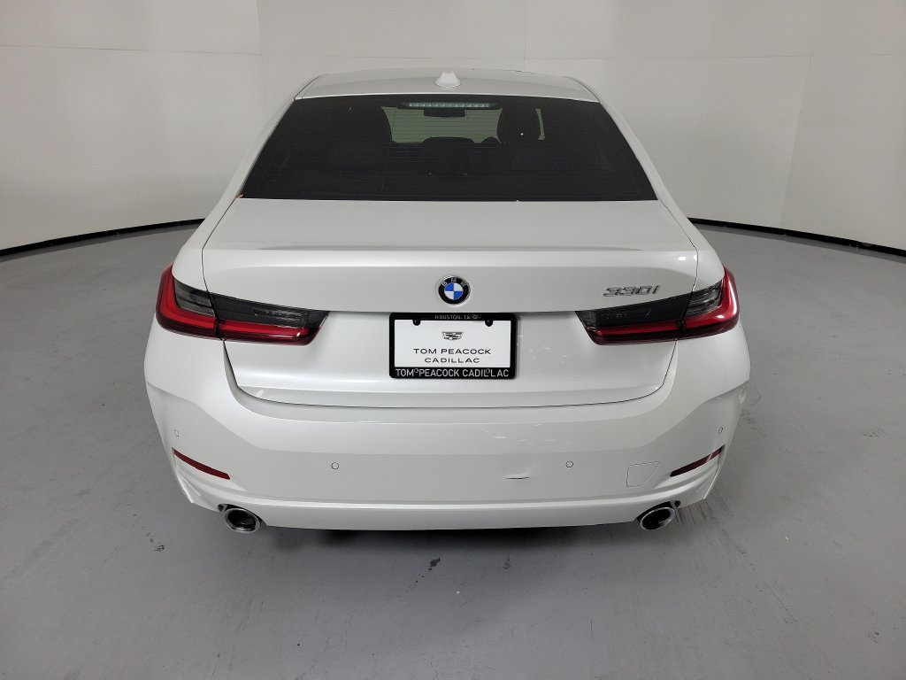 Used 2023 BMW 330i Sedan w/ Parking Assistance Package RWD image 5