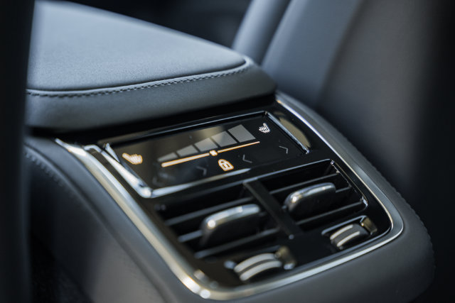 New 2027 Volvo XC90 B6 Plus AWD/4WD image 33