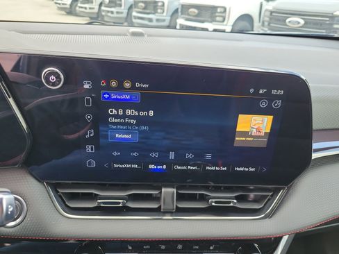 Used 2025 Chevrolet Equinox RS w/ Safety and Technology Package FWD image 24