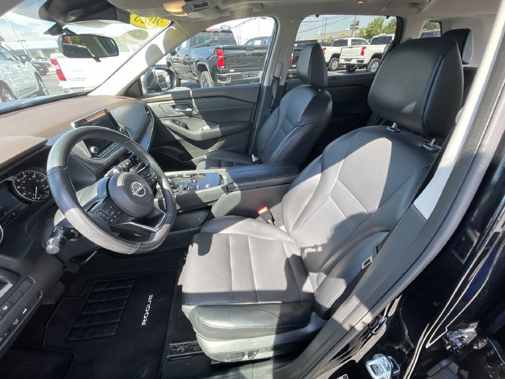 Used 2023 Nissan Rogue SV w/ SV Premium B Package FWD image 20