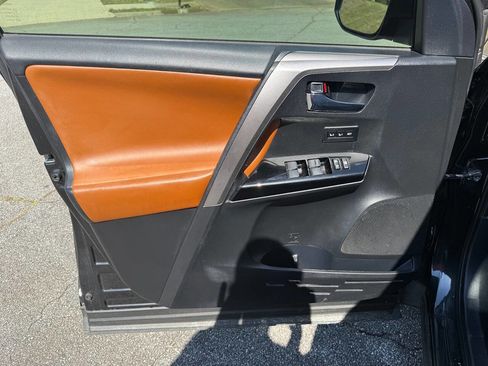 Used 2017 Toyota RAV4 Limited image 16