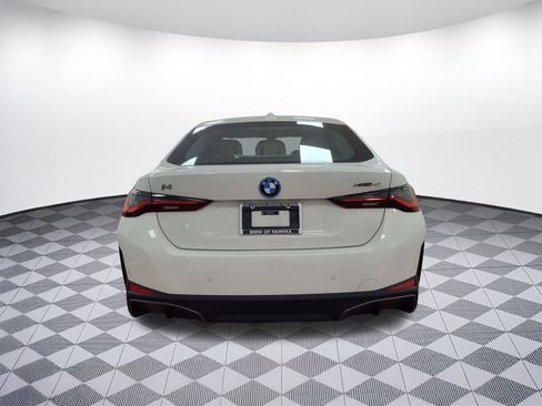 Used 2025 BMW i4 xDrive40i w/ Parking Assistance Package image 9