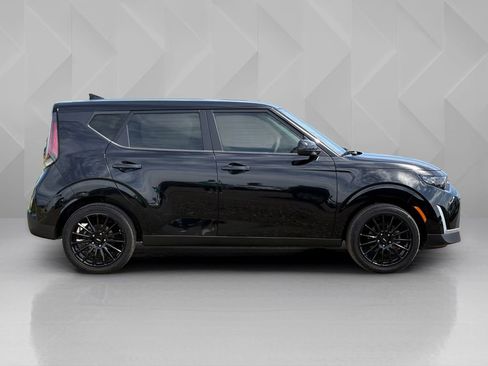 Used 2024 Kia Soul LX w/ Option Group 015 FWD image 4