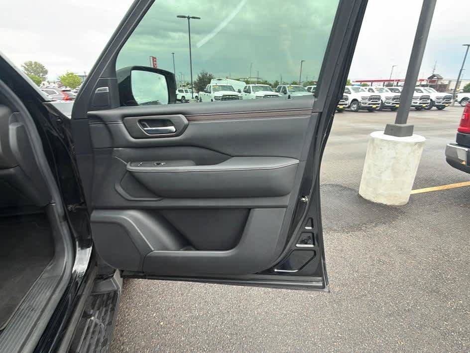 Used 2026 Nissan Armada SL w/ Captain's Chari Seat Package AWD/4WD image 28