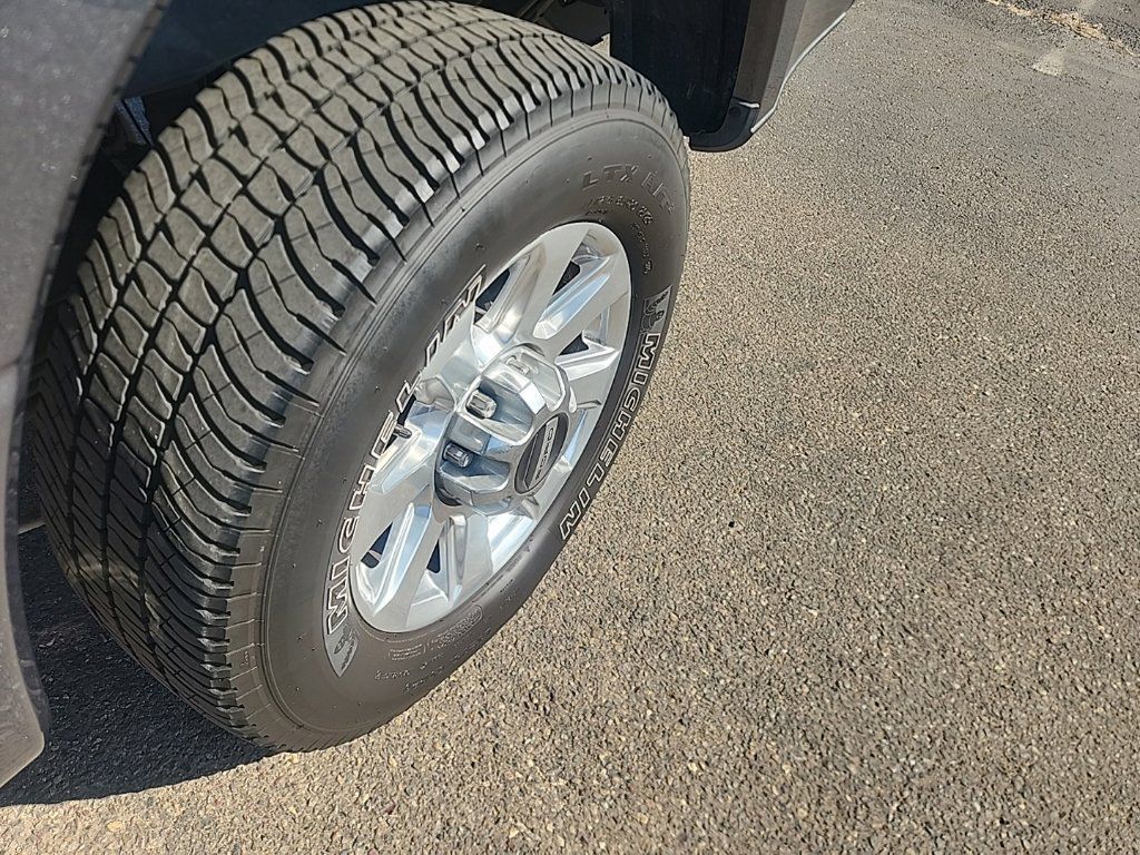 Used 2020 Ford F250 Platinum w/ FX4 Off-Road Package AWD/4WD image 9
