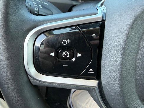 Used 2025 Volvo XC90 B6 Plus image 19