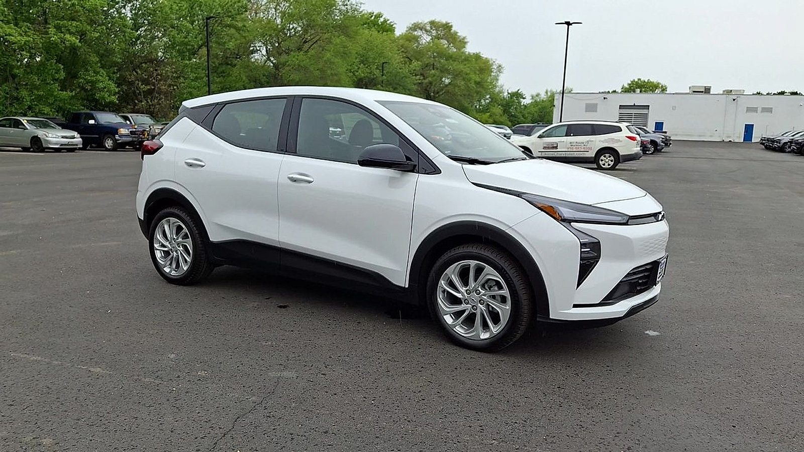 New 2027 Chevrolet Bolt LT w/ Comfort Package FWD image 4