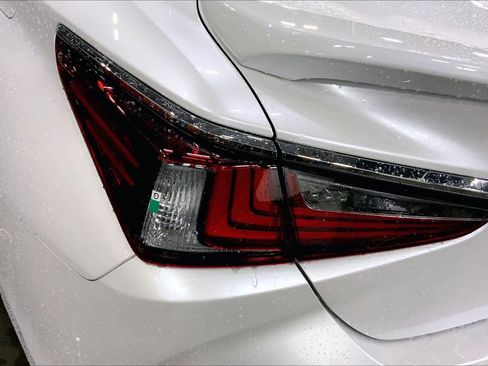 New 2025 Lexus ES 350 w/ Premium Package image 14