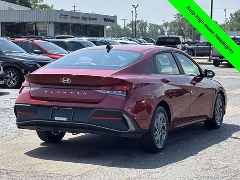 Used 2024 Hyundai Elantra SEL FWD image 34