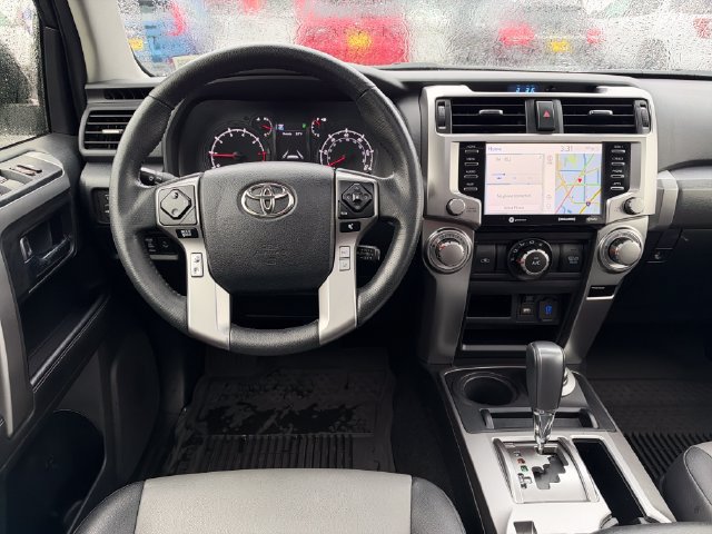 Used 2022 Toyota 4Runner SR5 Premium w/ Moonroof Package AWD/4WD image 21