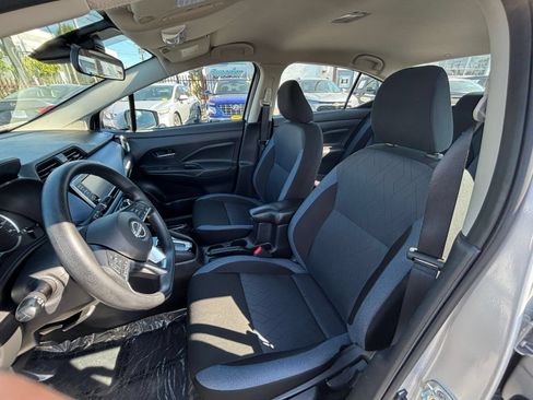 Used 2025 Nissan Versa SV FWD image 27