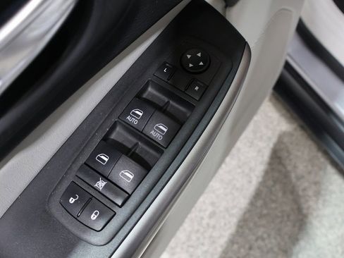 Used 2022 Jeep Cherokee Latitude Lux w/ Mopar Interior Package image 14