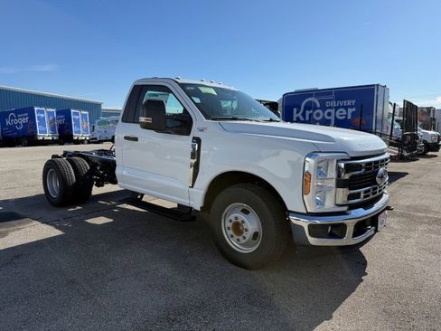 New 2026 Ford F350 XL w/ XL Chrome Package RWD image 1