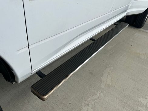 Used 2018 RAM 3500 Tradesman w/ Chrome Appearance Group image 19