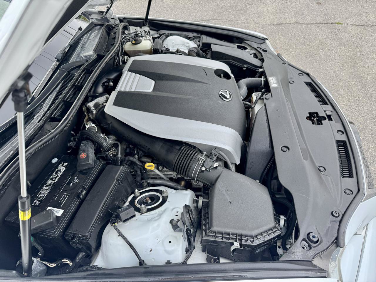 Used 2016 Lexus IS 300 AWD w/ F Sport Package image 32