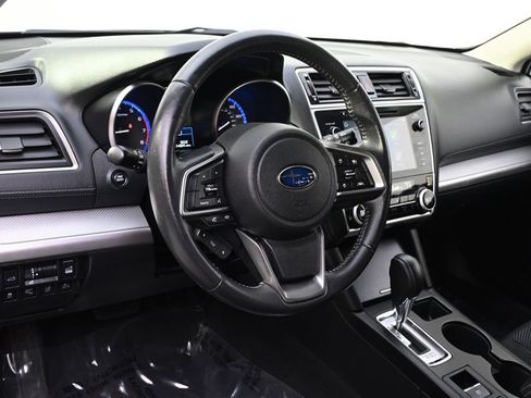 Used 2018 Subaru Outback 2.5i Premium AWD/4WD image 5
