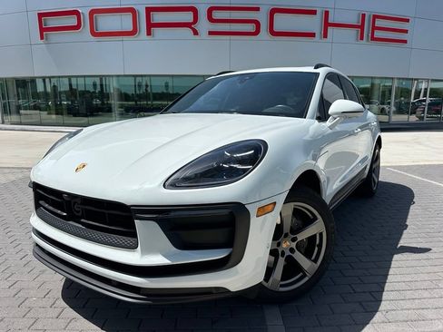 Certified 2024 Porsche Macan AWD/4WD image 1