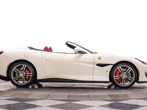 Used 2020 Ferrari Portofino image 44
