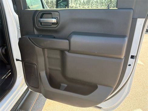 Used 2024 Chevrolet Silverado 2500 Custom w/ Custom Value Package image 16