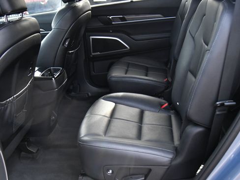 Used 2020 Kia Telluride EX w/ EX Premium Package image 40