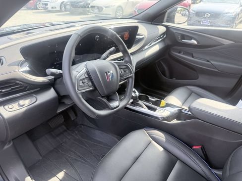 Used 2024 Buick Envista Sport Touring w/ Convenience I Package FWD image 9