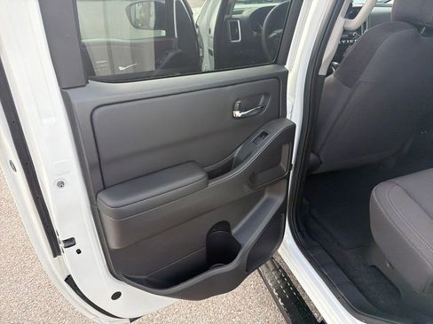 Certified 2025 Nissan Frontier SV w/ SV Convenience Package image 17