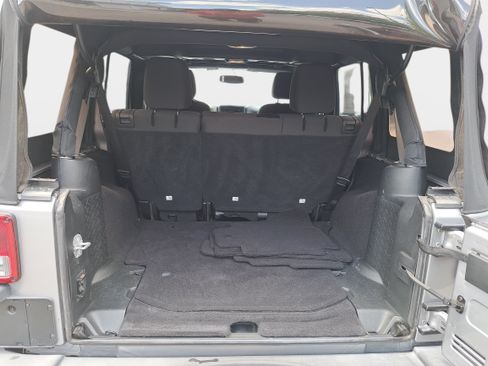 Used 2018 Jeep Wrangler Unlimited Sport S AWD/4WD image 12