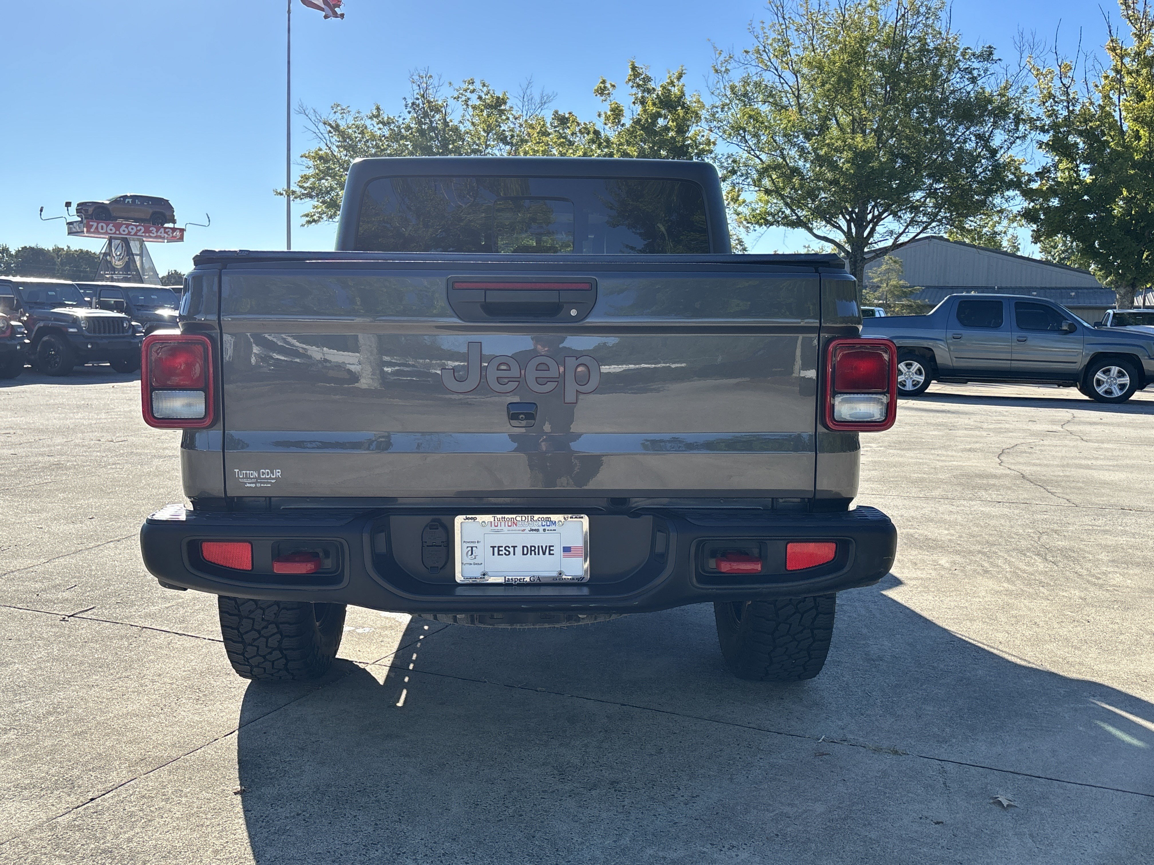 Used 2023 Jeep Gladiator Rubicon w/ Cold Weather Group AWD/4WD image 8
