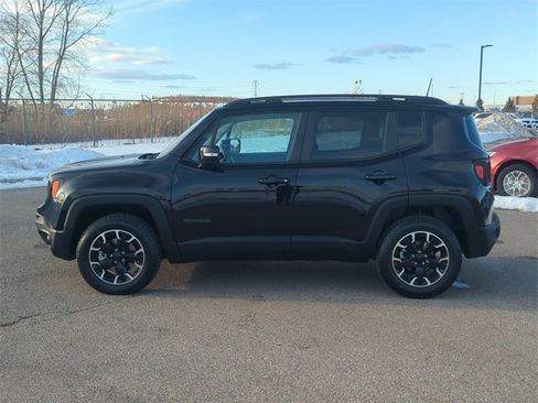 Used 2023 Jeep Renegade Latitude w/ Sun/Sound Group image 6