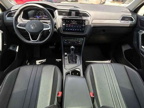 Used 2024 Volkswagen Tiguan SE FWD image 10