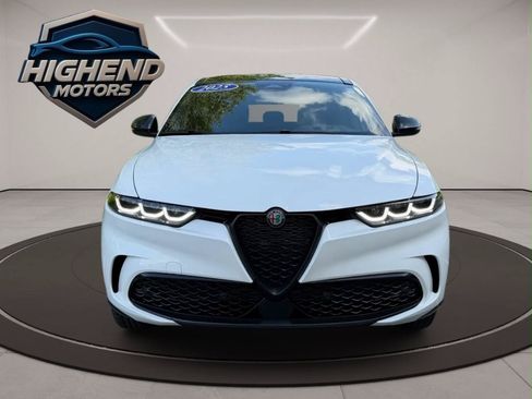 Used 2025 Alfa Romeo Tonale AWD/4WD image 9