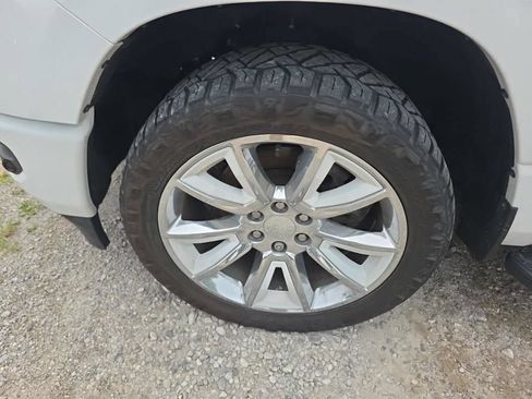 Used 2024 RAM 1500 Laramie AWD/4WD image 4