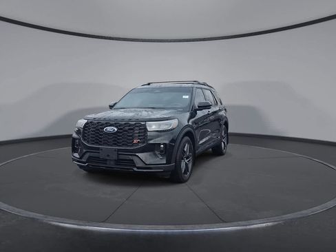 Certified 2025 Ford Explorer ST image 3